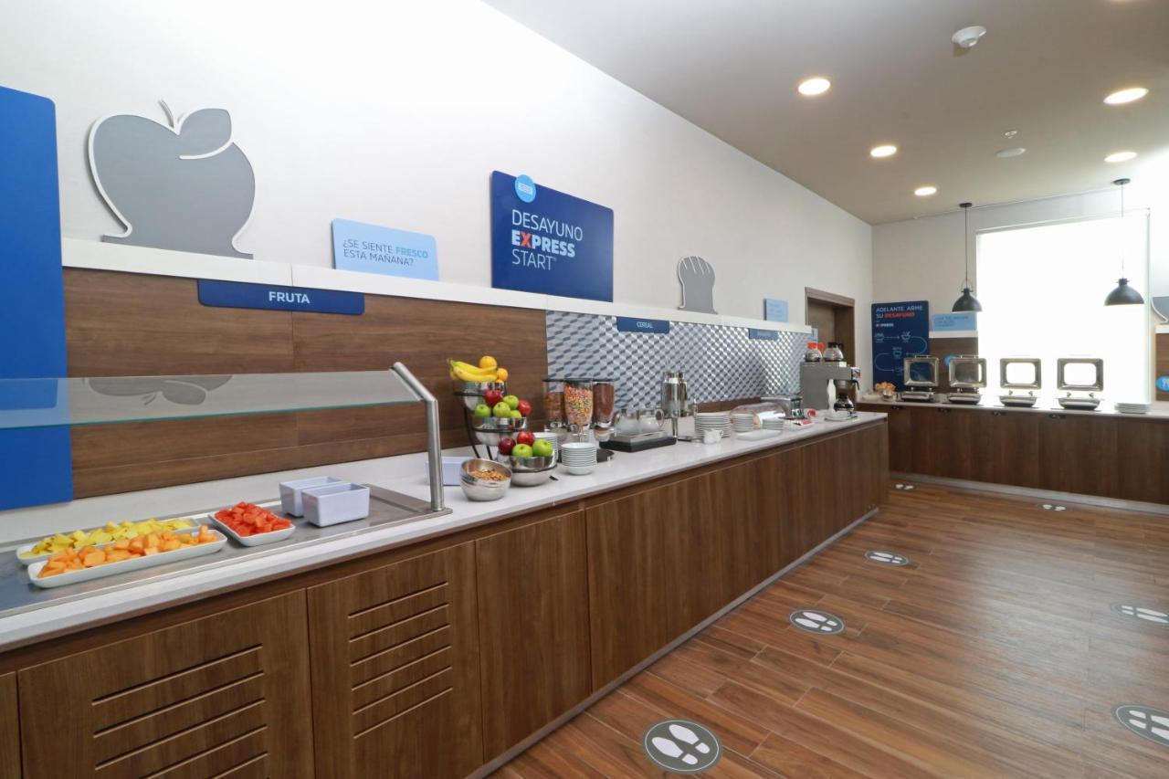 Holiday Inn Express - Monterrey - Fundidora By Ihg Bagian luar foto