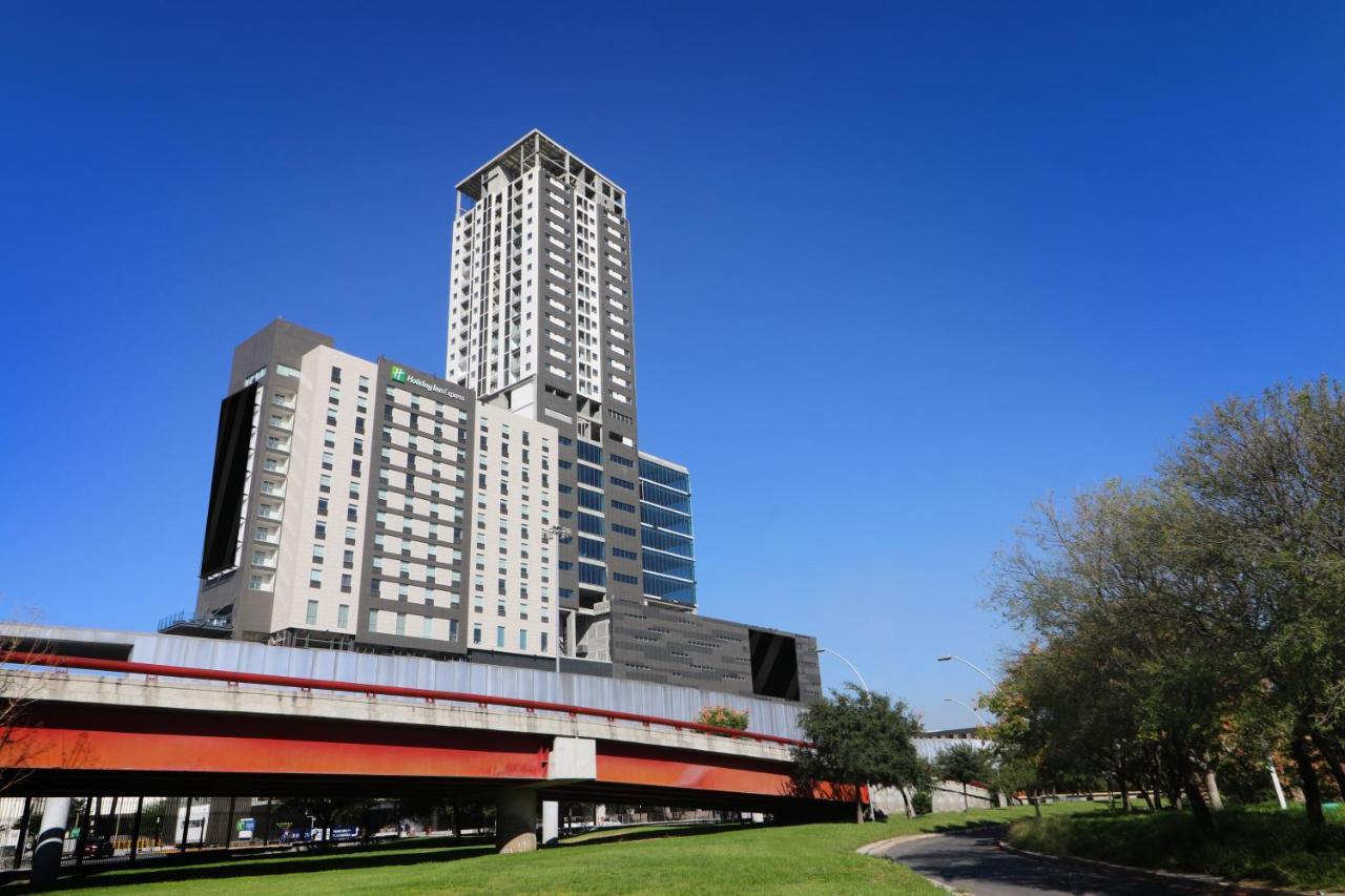 Holiday Inn Express - Monterrey - Fundidora By Ihg Bagian luar foto