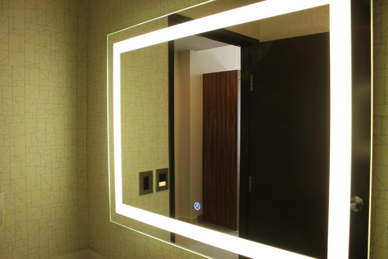Holiday Inn Express - Monterrey - Fundidora By Ihg Bagian luar foto