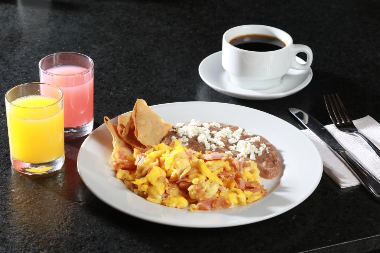 Holiday Inn Express - Monterrey - Fundidora By Ihg Bagian luar foto
