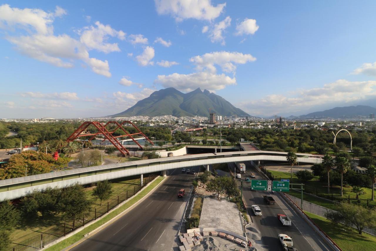 Holiday Inn Express - Monterrey - Fundidora By Ihg Bagian luar foto