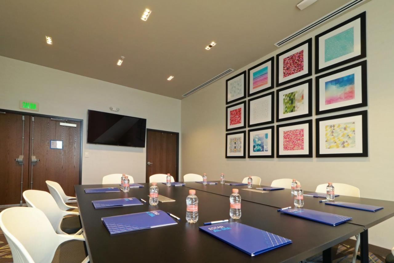 Holiday Inn Express - Monterrey - Fundidora By Ihg Bagian luar foto