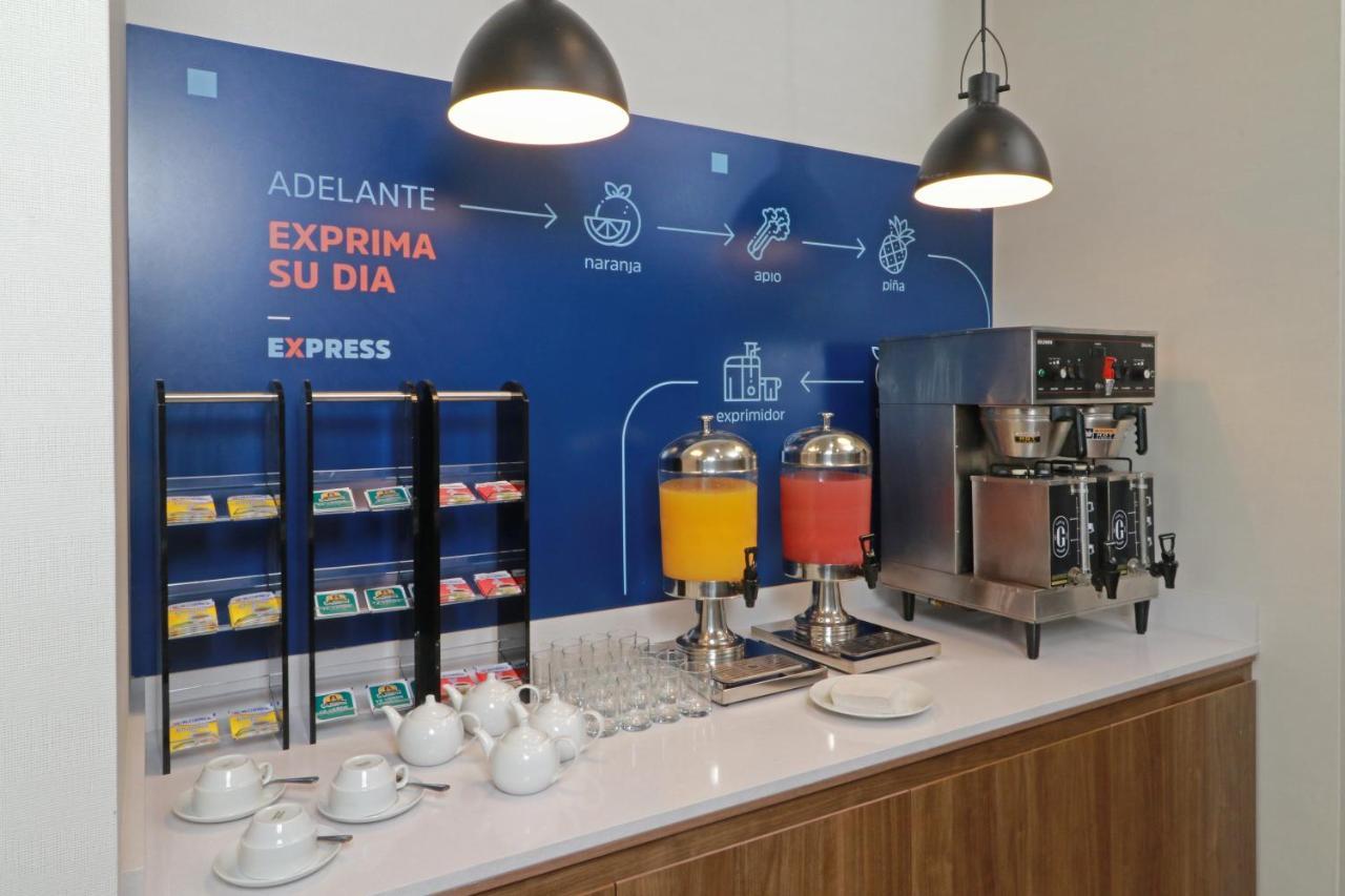Holiday Inn Express - Monterrey - Fundidora By Ihg Bagian luar foto