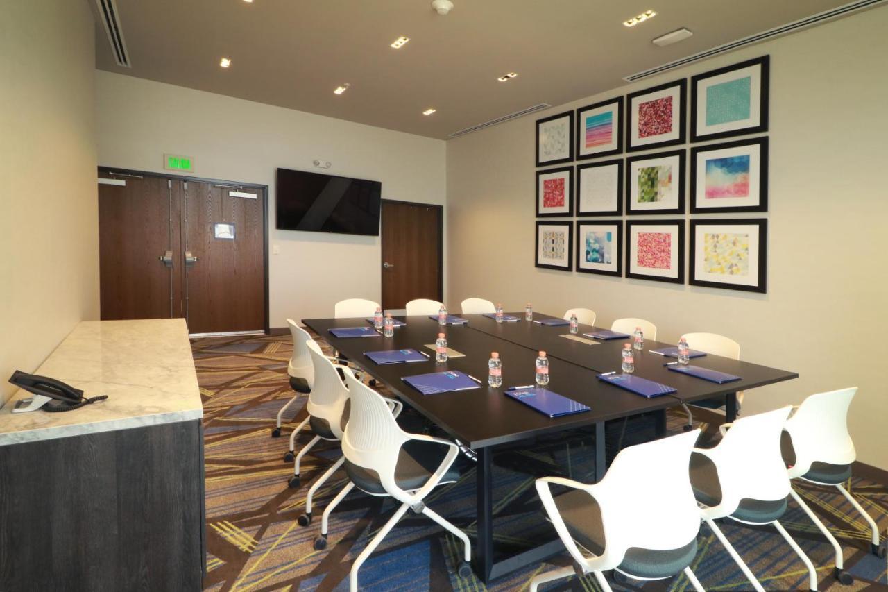 Holiday Inn Express - Monterrey - Fundidora By Ihg Bagian luar foto