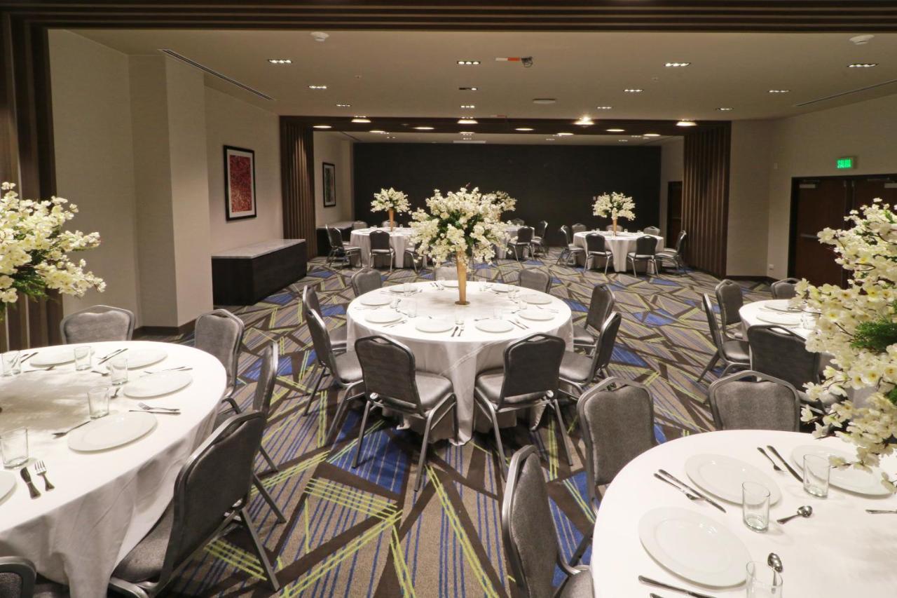 Holiday Inn Express - Monterrey - Fundidora By Ihg Bagian luar foto