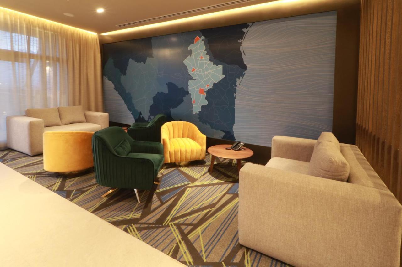 Holiday Inn Express - Monterrey - Fundidora By Ihg Bagian luar foto