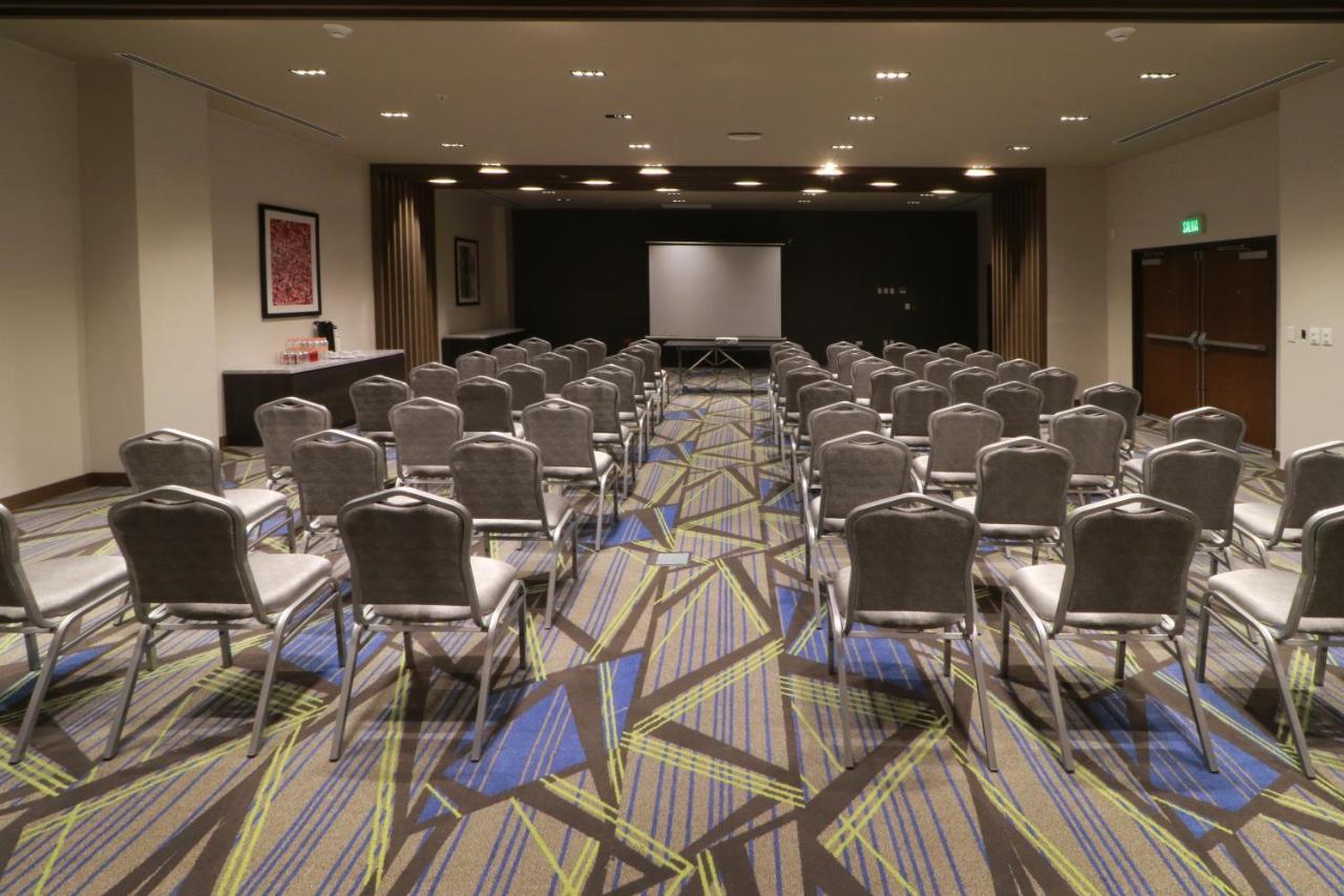 Holiday Inn Express - Monterrey - Fundidora By Ihg Bagian luar foto