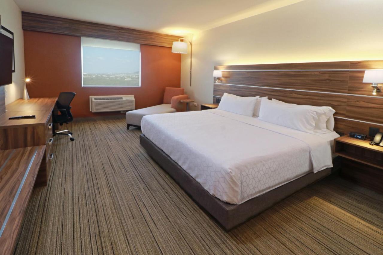 Holiday Inn Express - Monterrey - Fundidora By Ihg Bagian luar foto