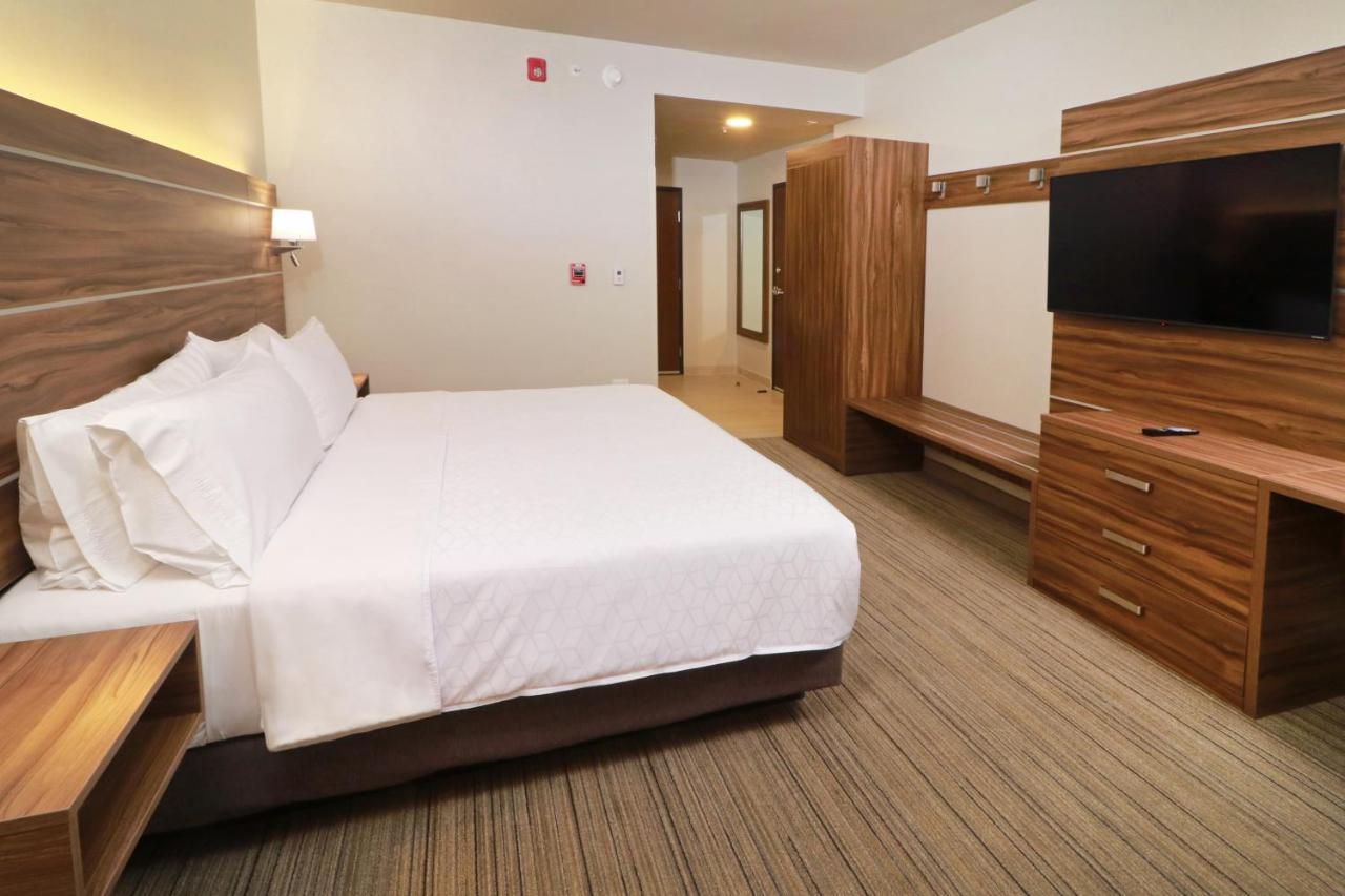 Holiday Inn Express - Monterrey - Fundidora By Ihg Bagian luar foto
